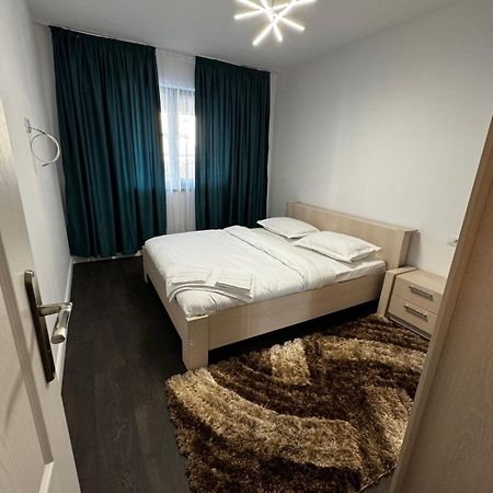 Appartamento Apartament Lux Zona Stadion Ion Oblemenco Craiova Esterno foto