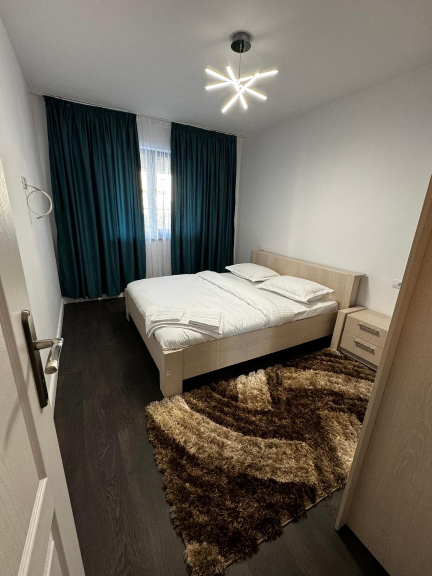 Appartamento Apartament Lux Zona Stadion Ion Oblemenco Craiova Esterno foto